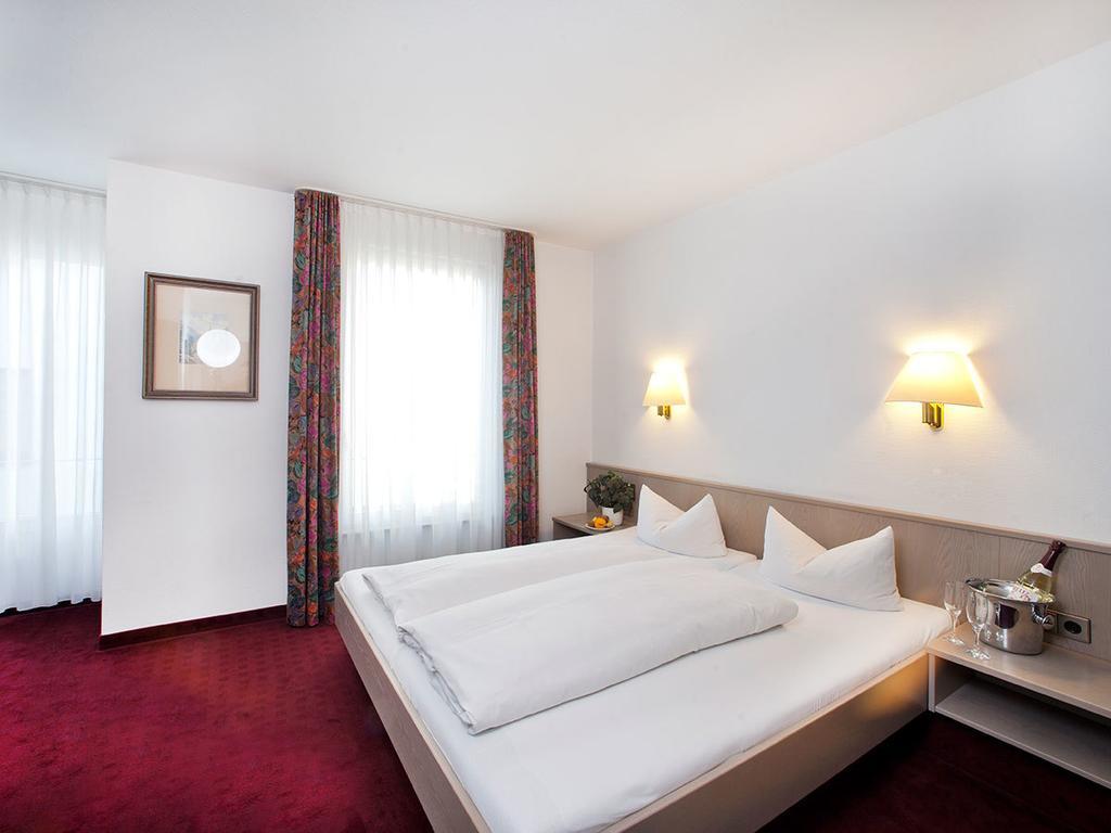 Hotel Kreuz Gaestehaus Und Lauchertbar Mit Terrasse Gammertingen Kamer foto