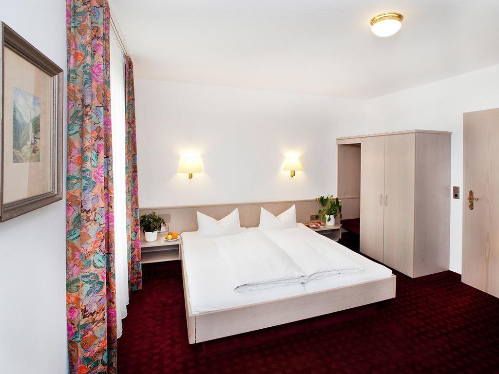 Hotel Kreuz Gaestehaus Und Lauchertbar Mit Terrasse Gammertingen Kamer foto